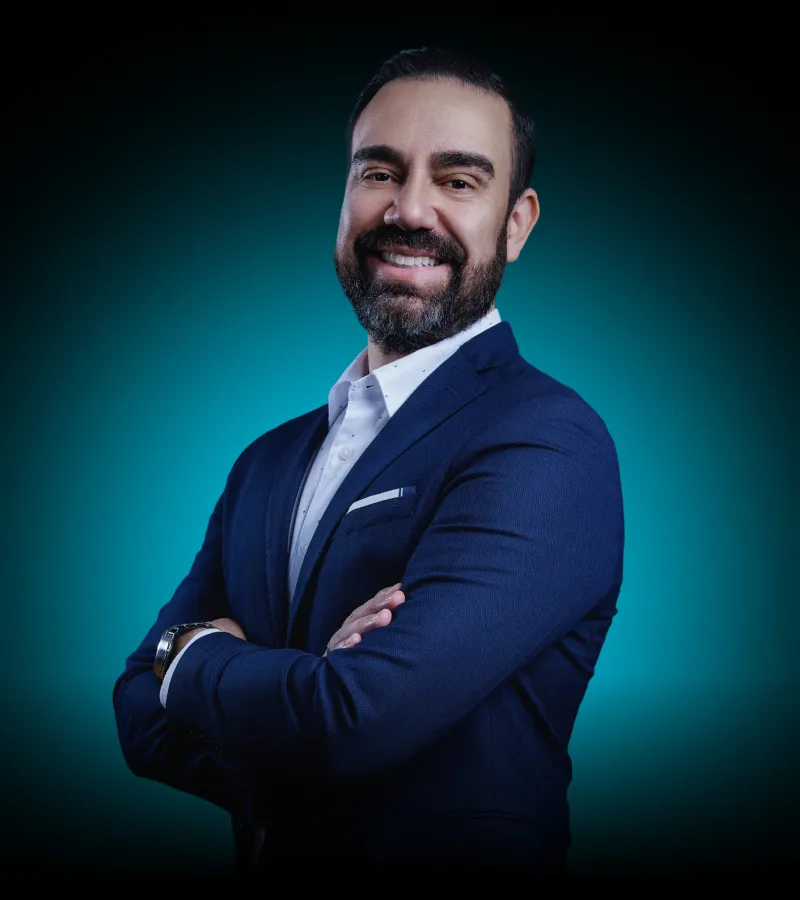 Rodrigo Dutra sorrindo